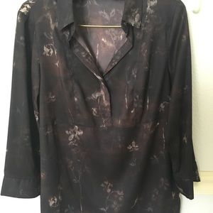 Blouse with flap detailing on back